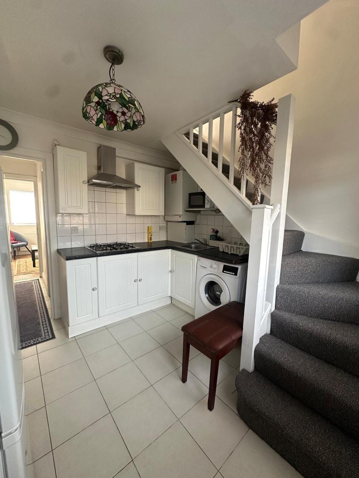 Holiday home Modern One-bedroom House Near Heathrow Airport *