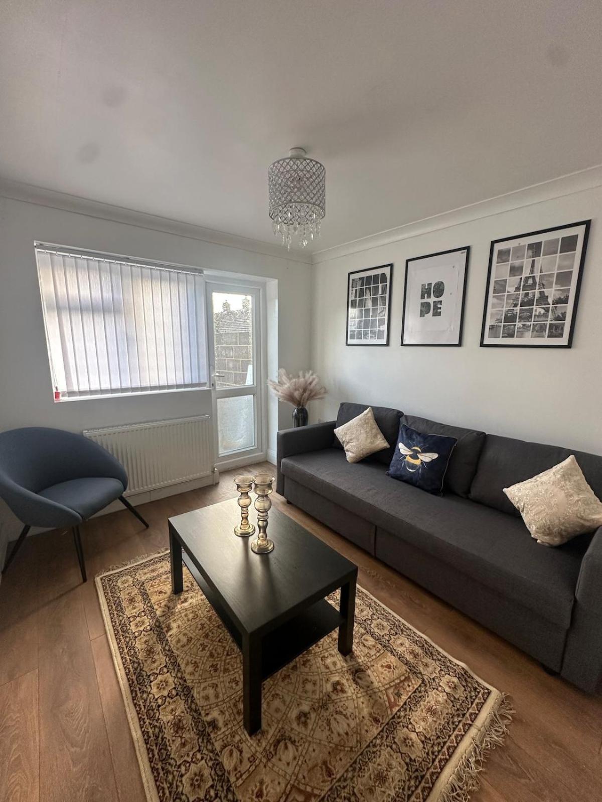 Modern One-bedroom House Near Heathrow Airport Holiday home